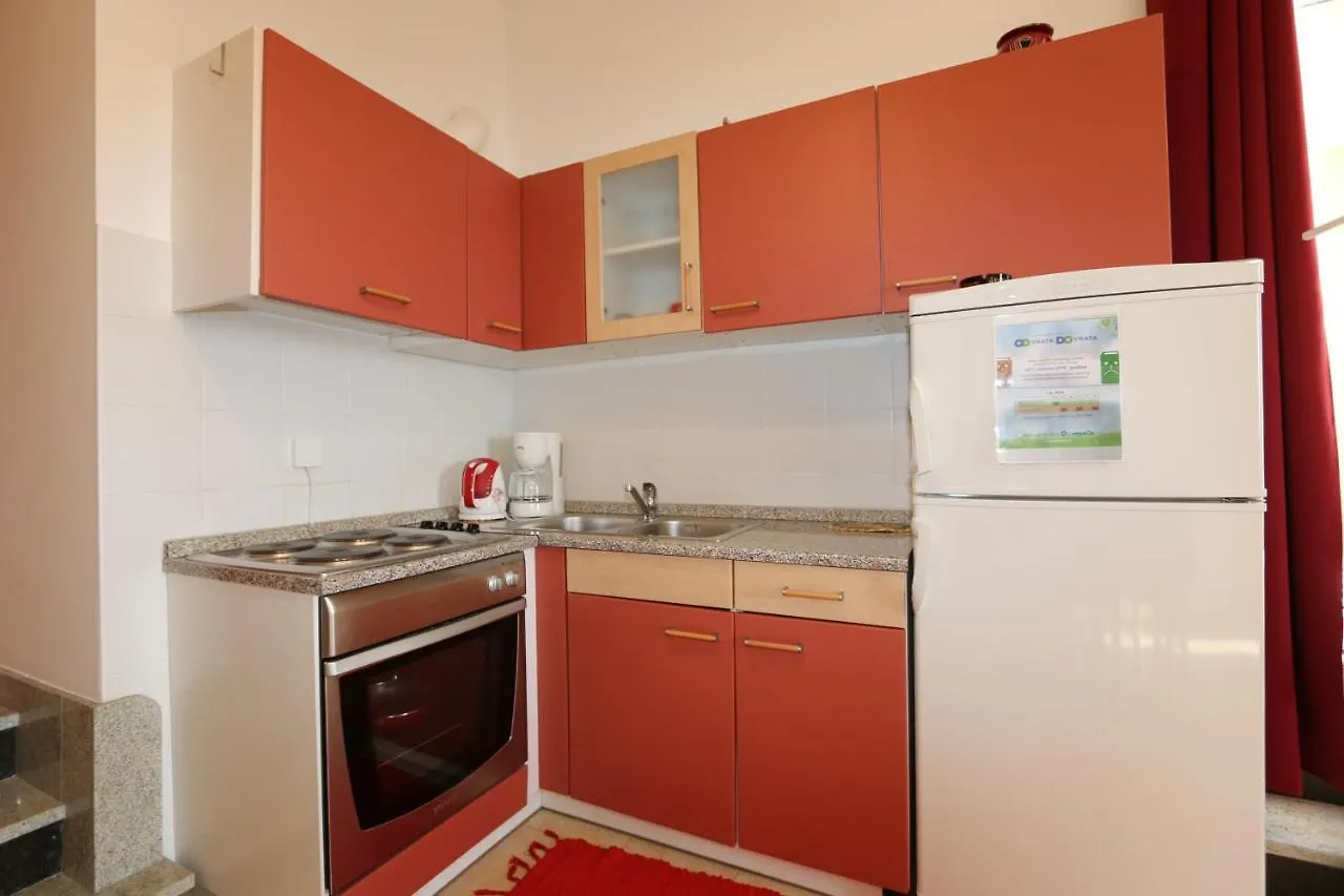 Apartmani Dani 1 Malinska 0*,  Croatia