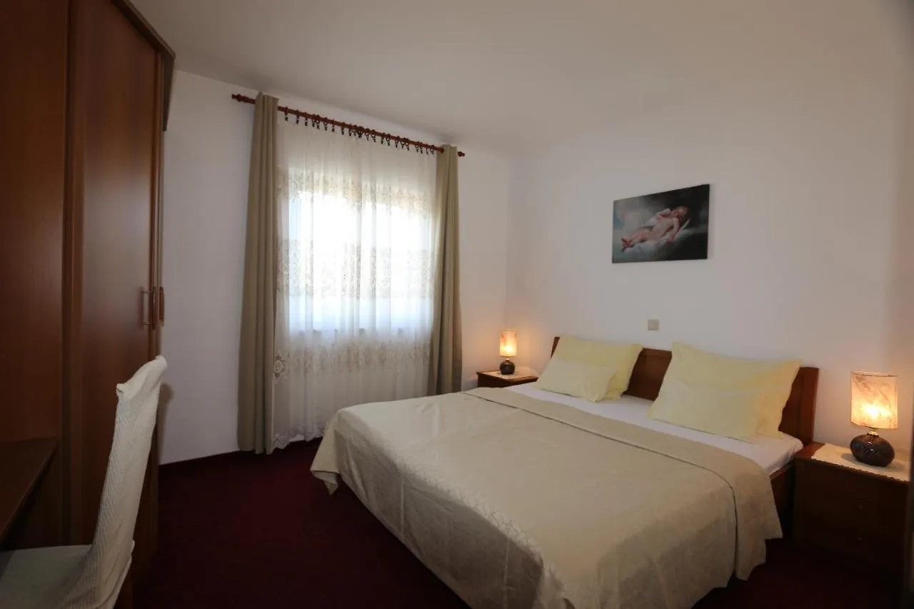 Apartment Apartmani Dani 1 Malinska Croatia